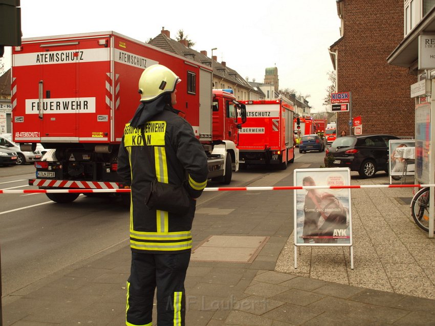 Weisses Pulver im Buero gefunden Koeln Porz Mitte Hauptstr P002.JPG